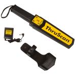 Handheld metal detector with adjustable sensitivity